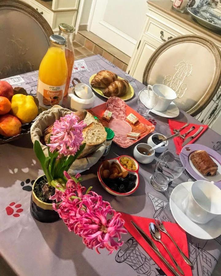 La Tour Cachee Bed and Breakfast Mortain-Bocage Eksteriør billede