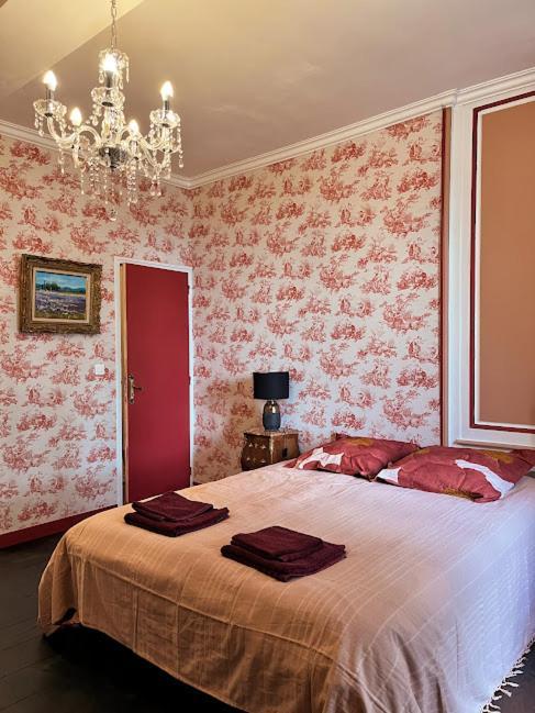 La Tour Cachee Bed and Breakfast Mortain-Bocage Eksteriør billede